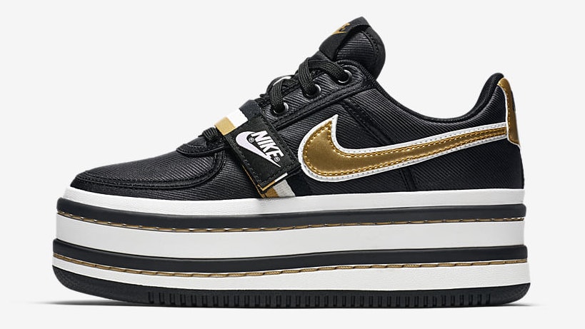 nike platform shoes black