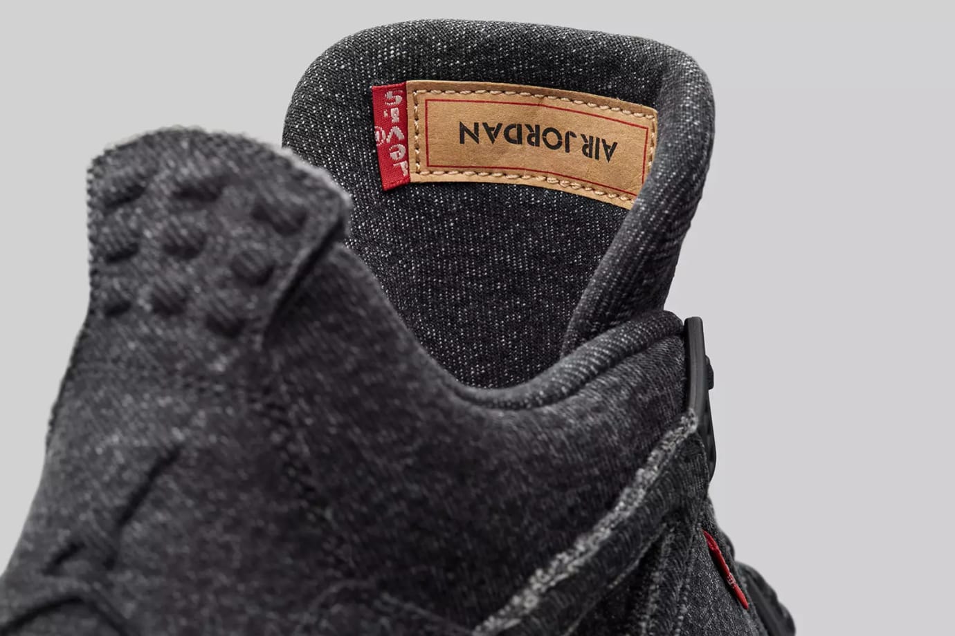 black levis 4s