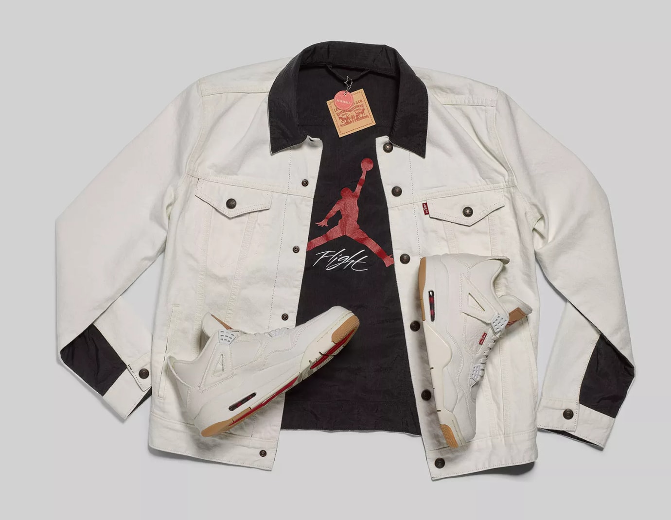 White Levi's x Air Jordan 4 Release AO2571-1001 | Sole