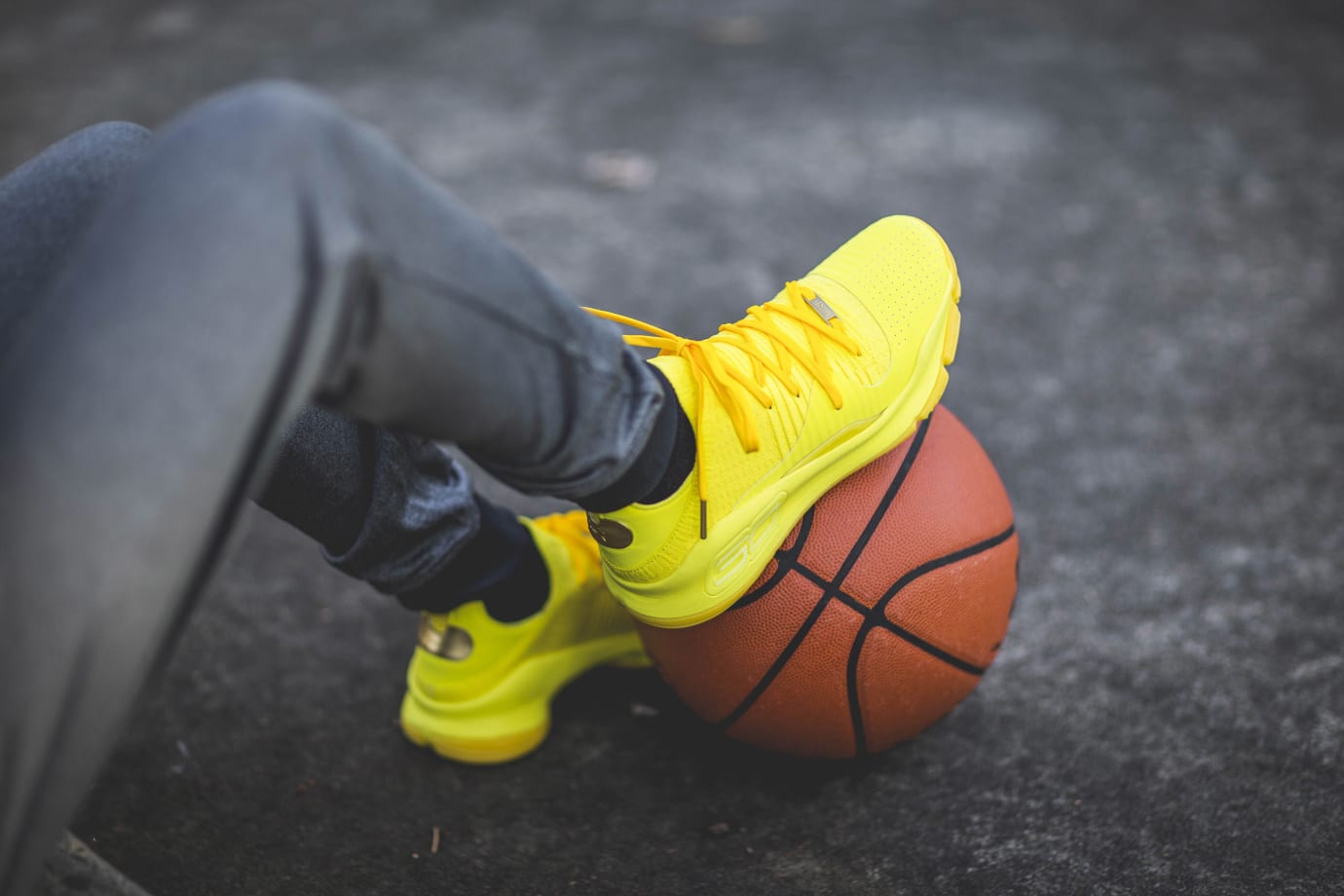 curry 4 low orange