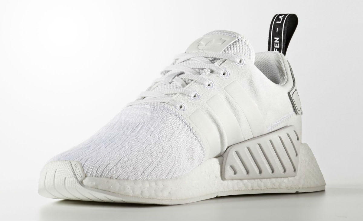 nmd r2 all white