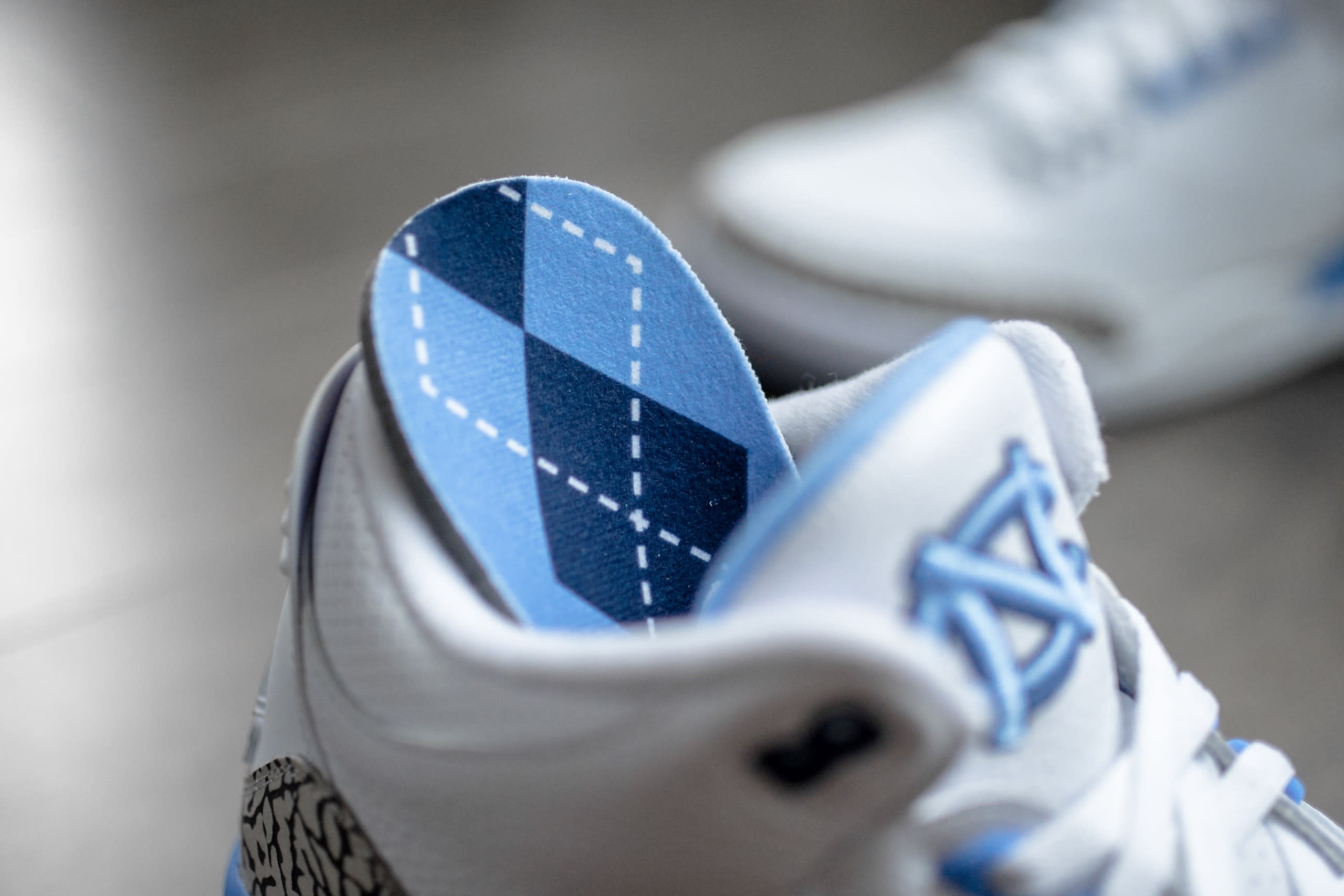 jordan 3 tar heels