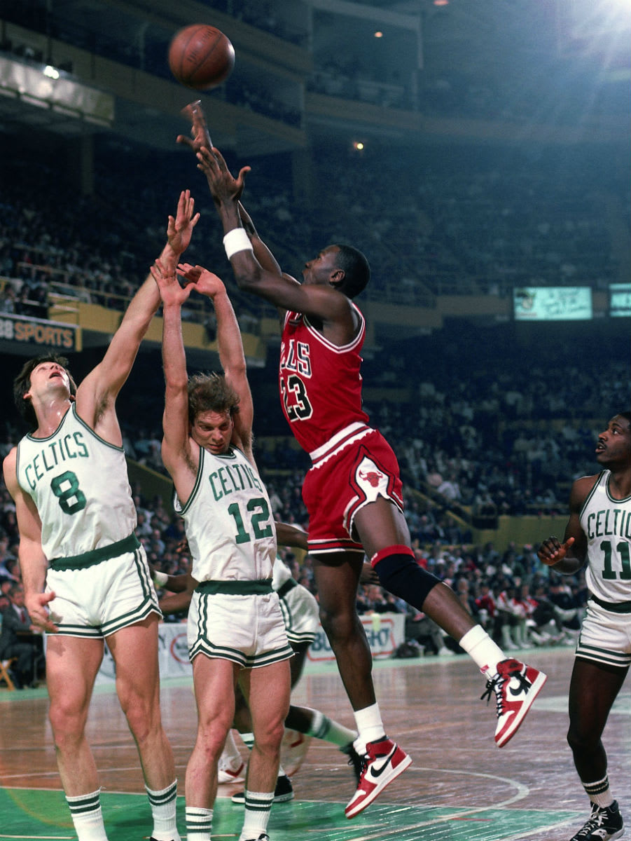 michael-jordan-air-jordan-1-strap-injury-celtics-1986