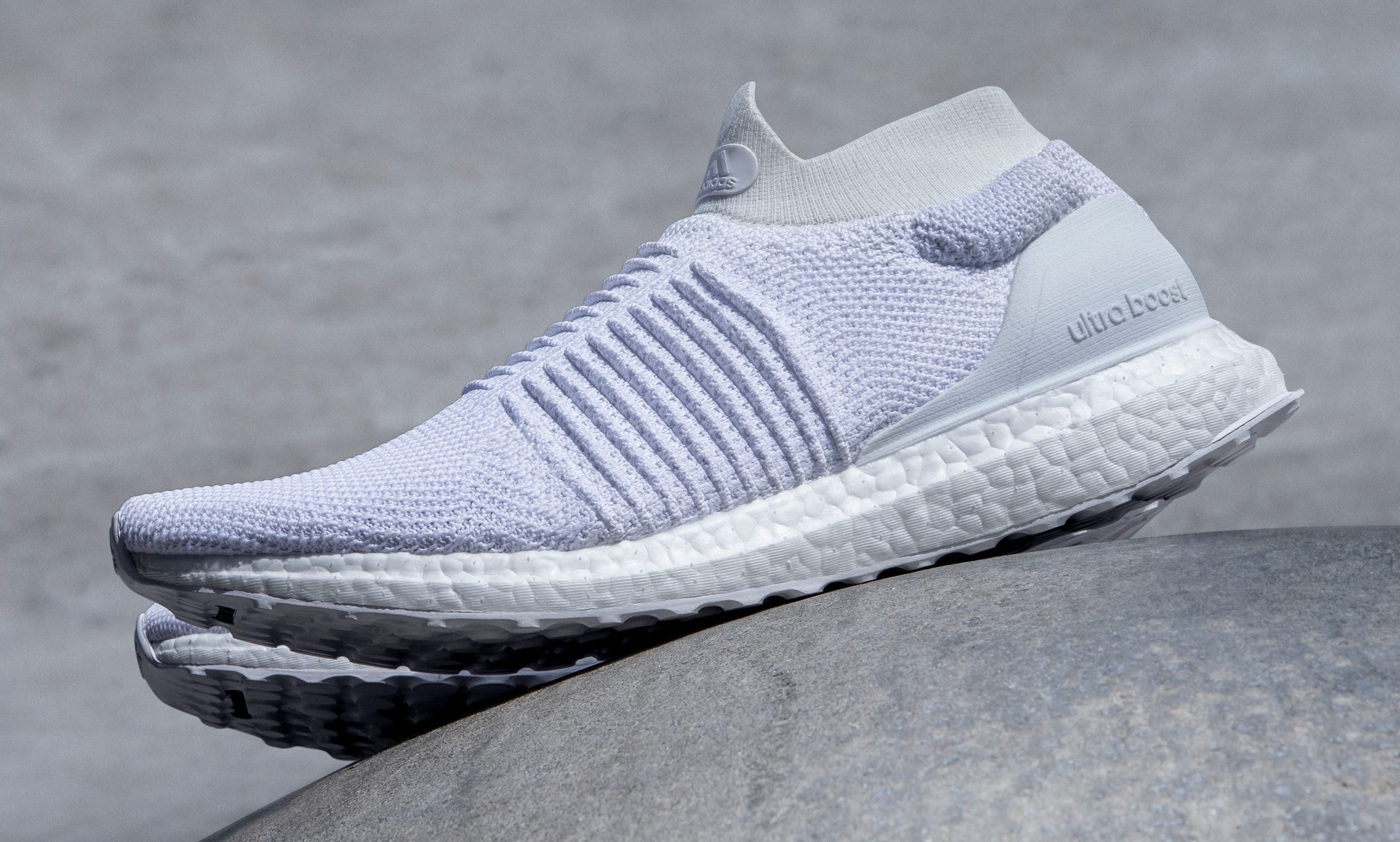 mens laceless ultraboost