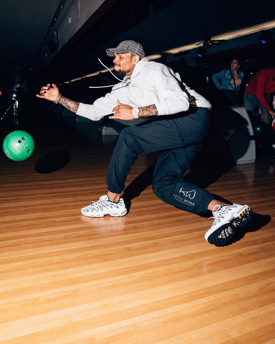 nike chris brown