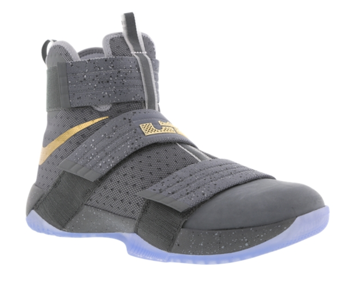 lebron james soldier 10 shoes