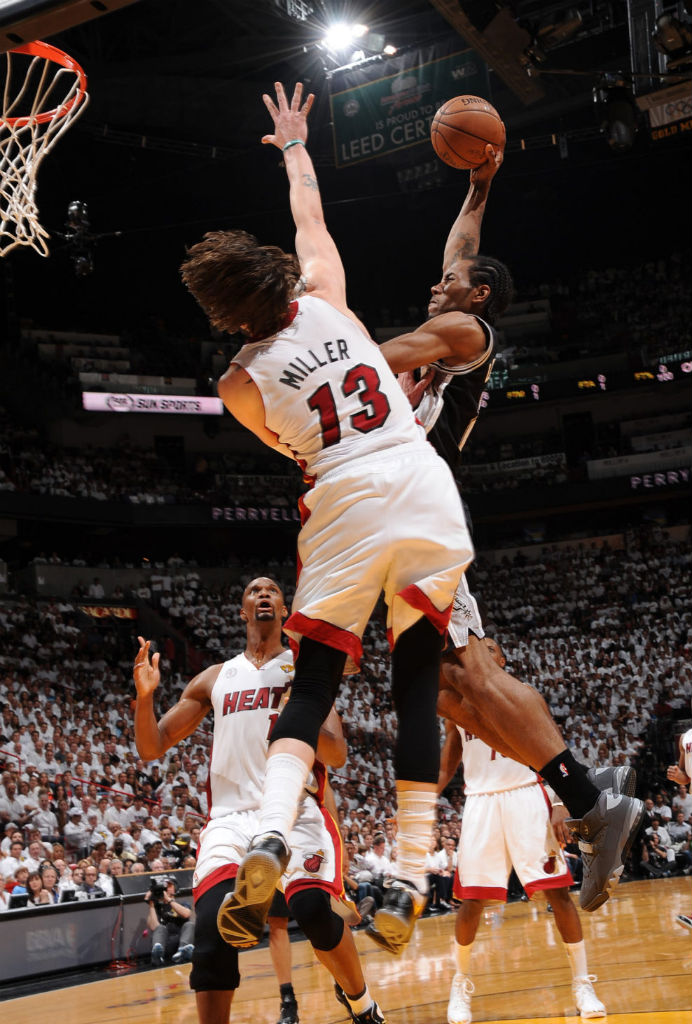 Kawhi Leonard Posterizes Mike Miller In Nike Air Force Max 2013 (3)