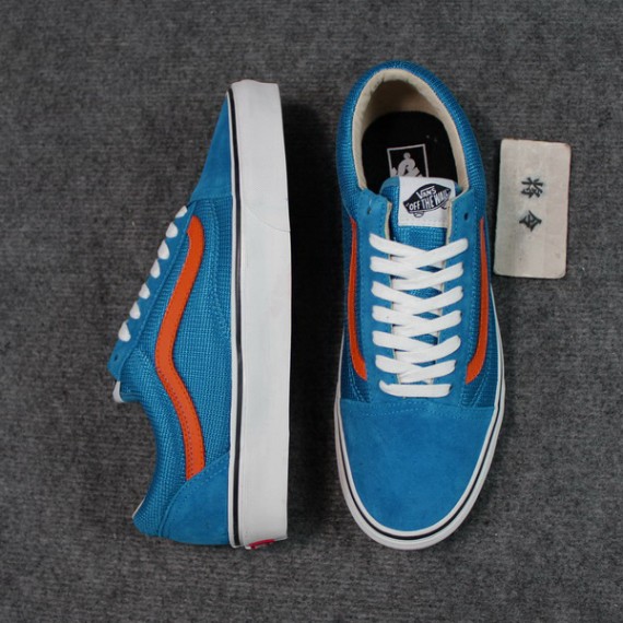 First Look: Vans x Supreme Old Skool S/S '11