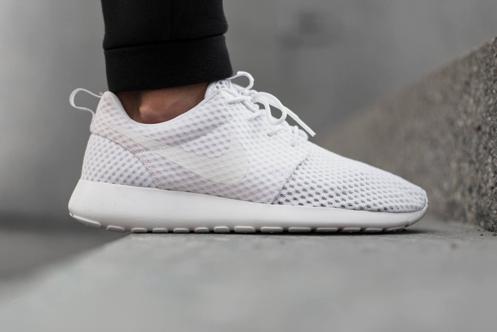 all white roshe 2