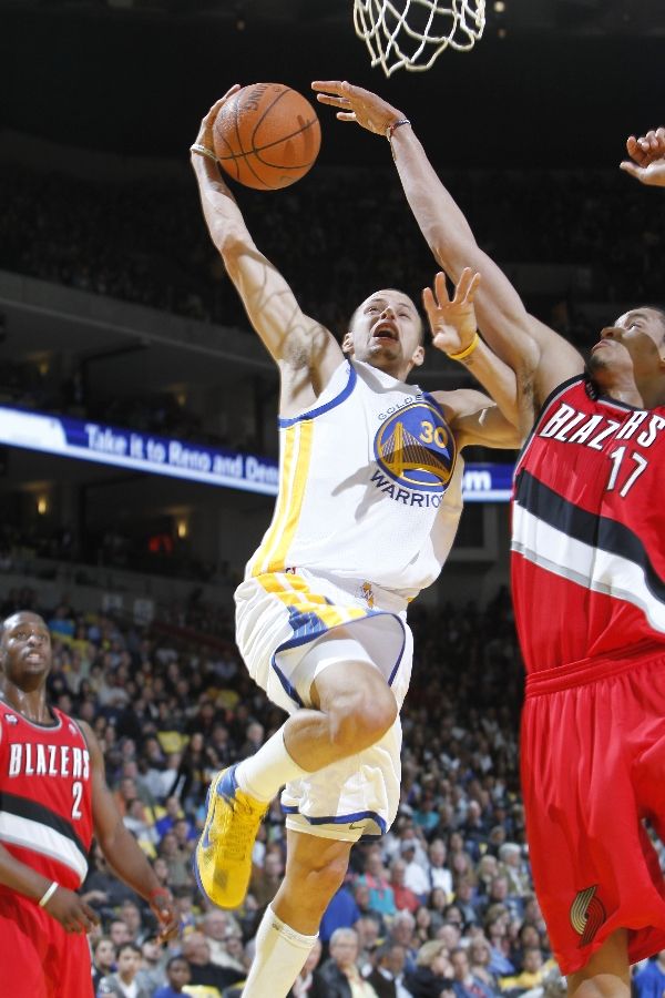 Stephen Curry wearing the Nike Zoom Hyperfuse