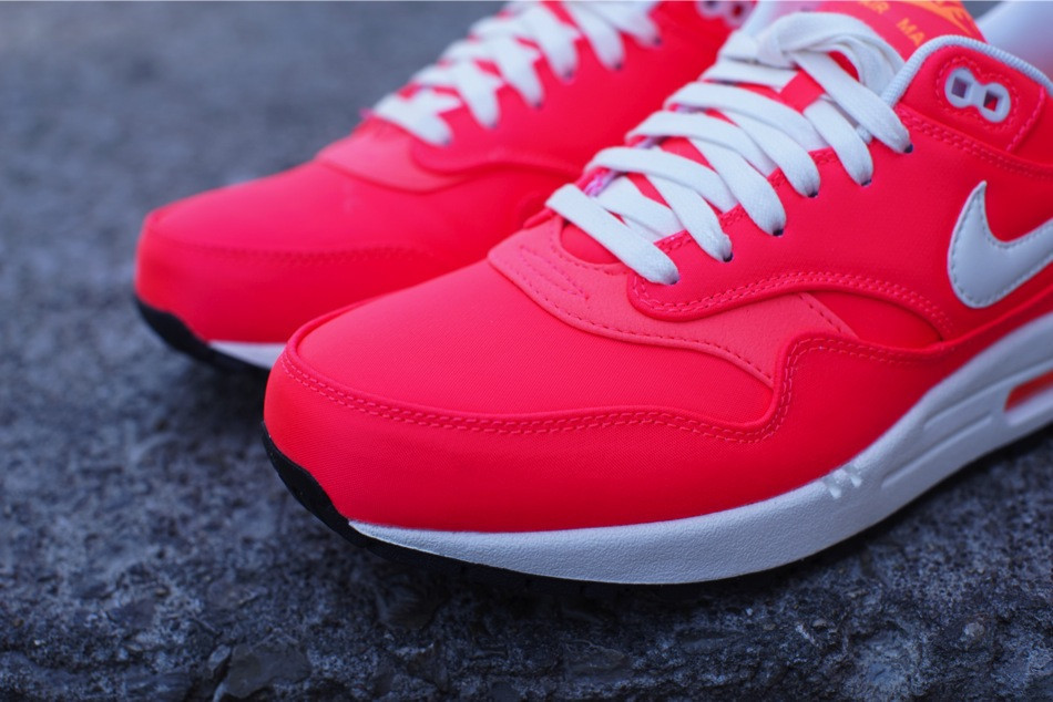 nike hyper punch