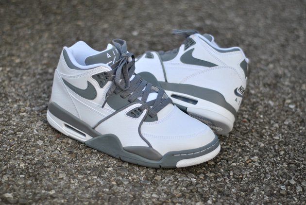 Nike air white and on sale grey