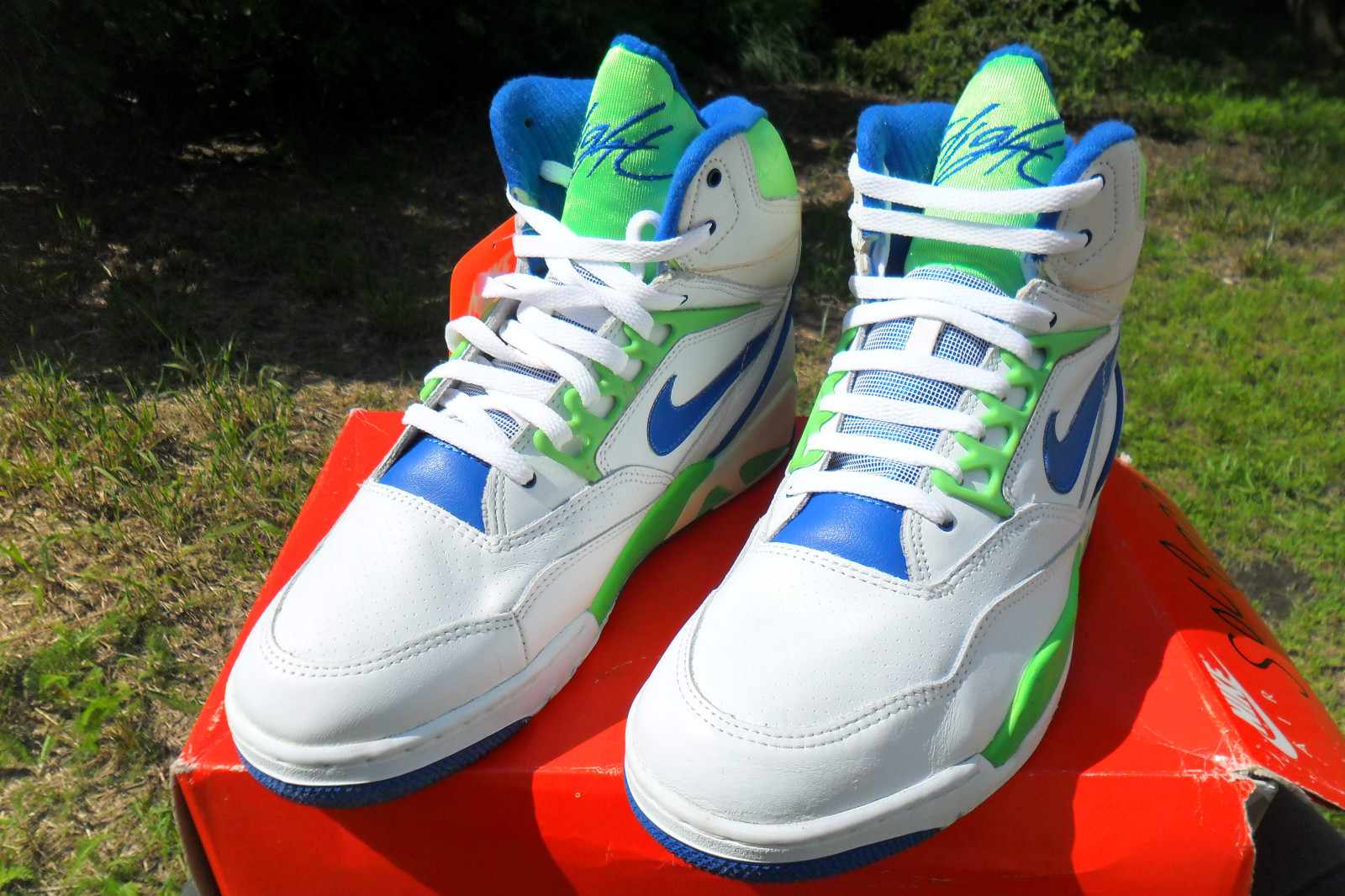 nike air solo flight 1990