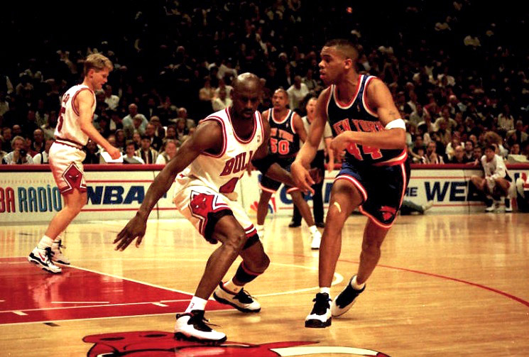 Hubert Davis wearing Air Jordan X 10 Knicks PE