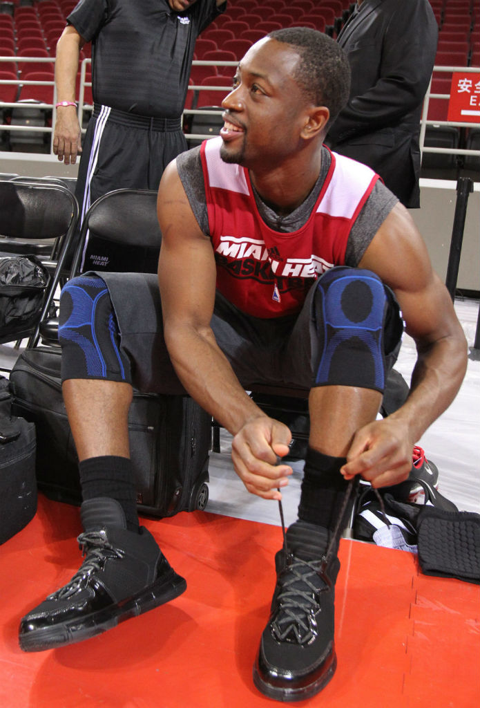 D wade cheap sock sneaker