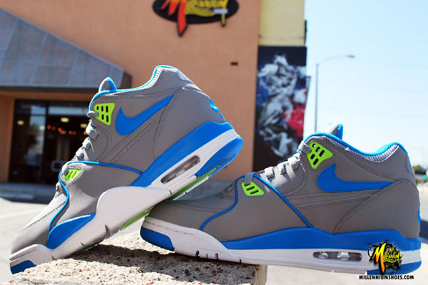 Nike air cheap blue and green