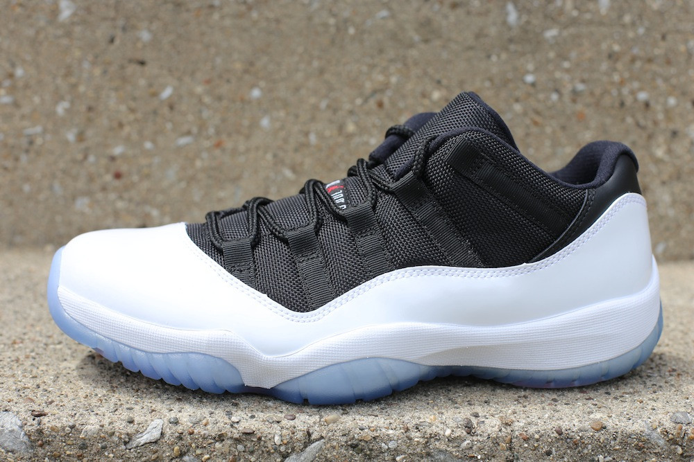 air jordan 11 low tuxedo