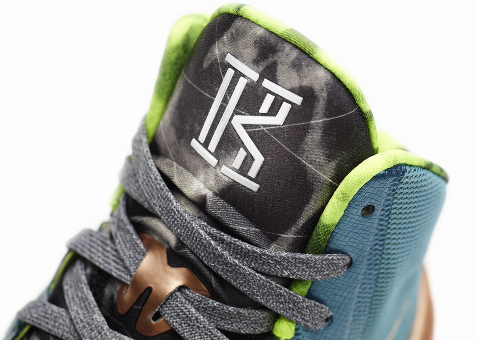 nike hyperdunk 2013 kyrie irving pe K logo tongue