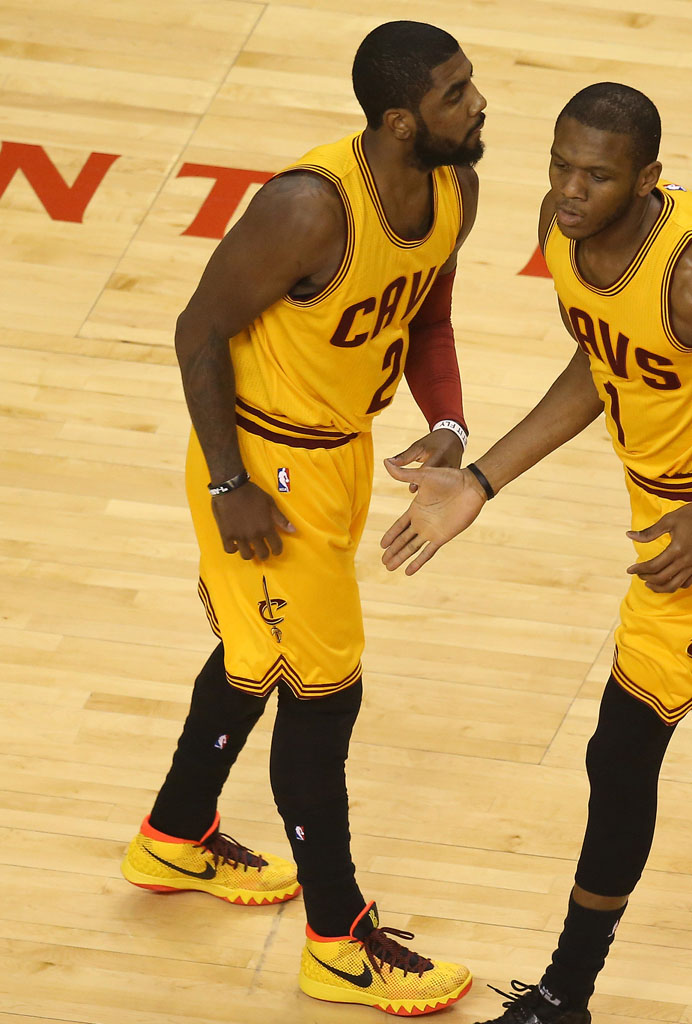 Kyrie Irving wearing Nike Kyrie 1 Yellow PE (3)