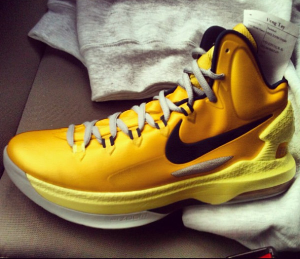 Kd black best sale and yellow