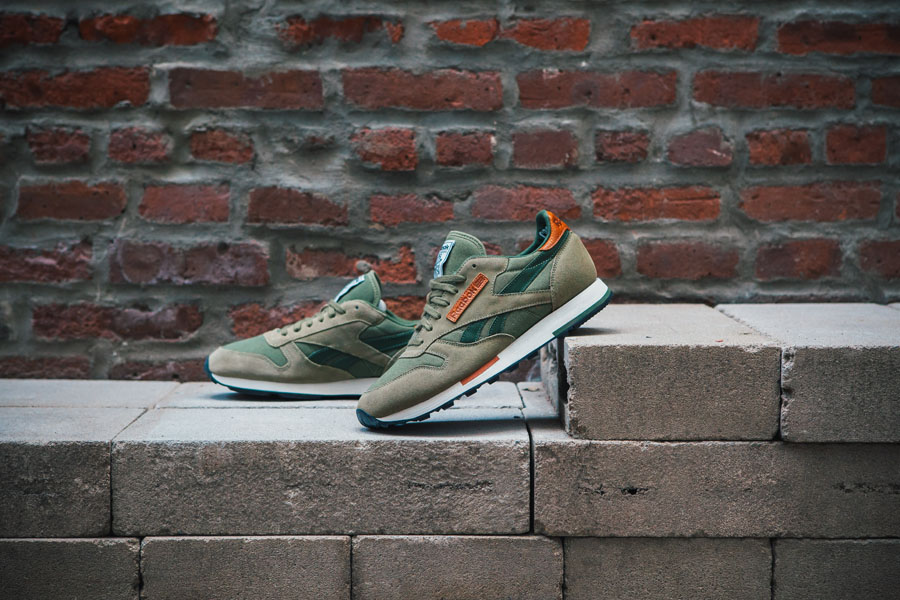 Olive green reebok clearance classics