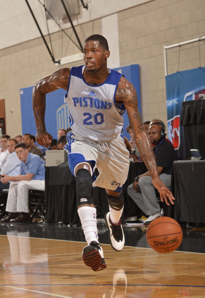 DeAndre Liggins wearing Air Jordan X 10 Chicago