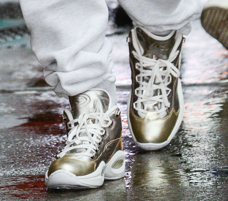 Shaq & Allen Iverson Wear HOF Reebok Sneakers on Late Night | Sole ...