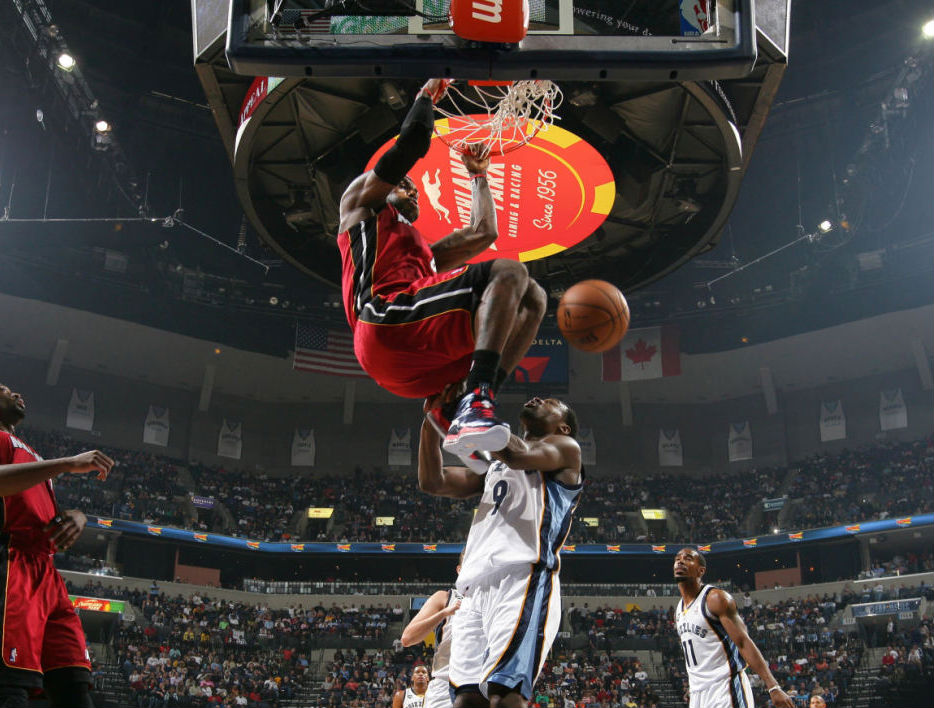 LeBron James wearing Nike LeBron X Veterans Day PE (5)