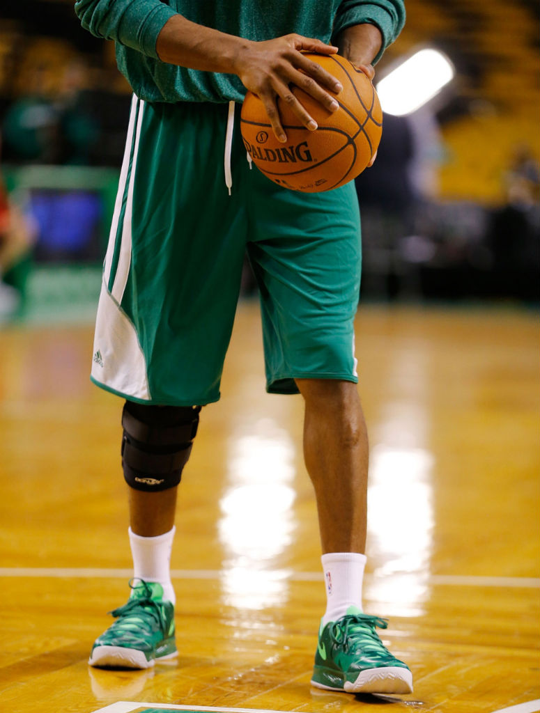 Rajon Rondo Shoots Around In 2012 Low PE | Sole Collector