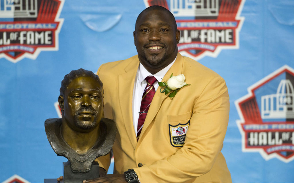 Warren Sapp enshrined in Pro Football Hall of Fame