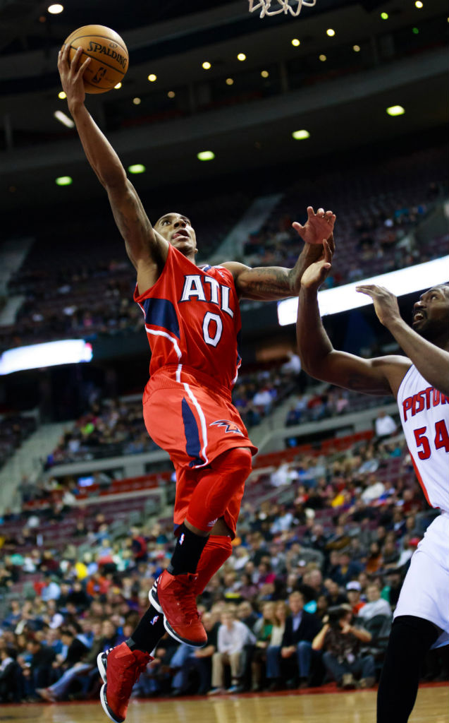 Jeff Teague wearing adidas Rose 2.5 Brenda