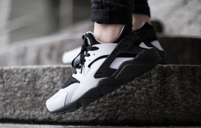 Black and White Nike Huaraches 