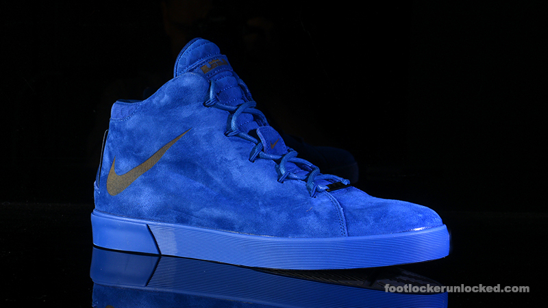 lebron james blue shoes