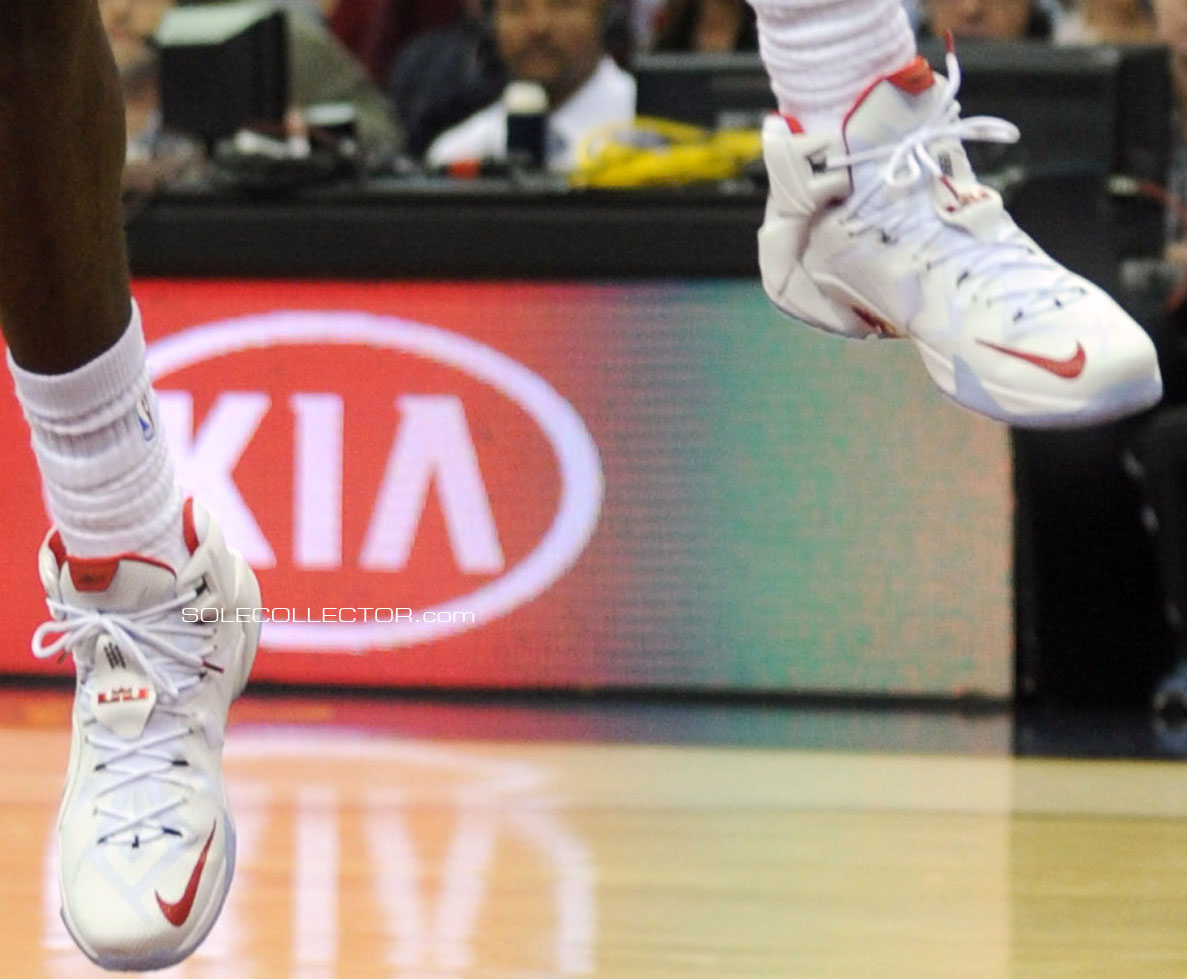  LeBron James Nike LeBron XII 12 White/Red PE (2)