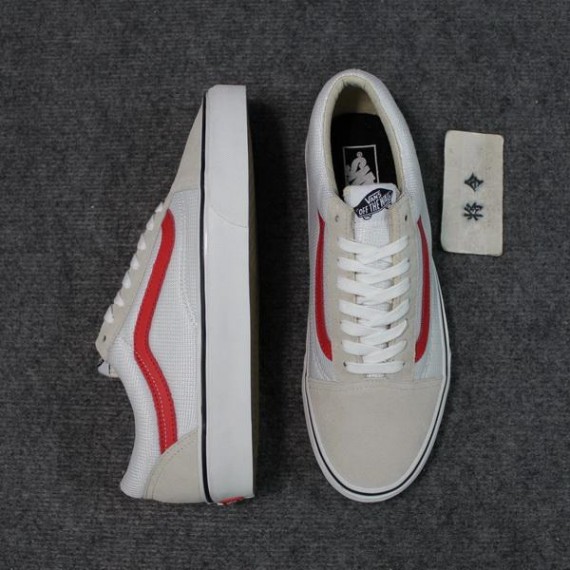 First Look: Vans x Supreme Old Skool S/S '11