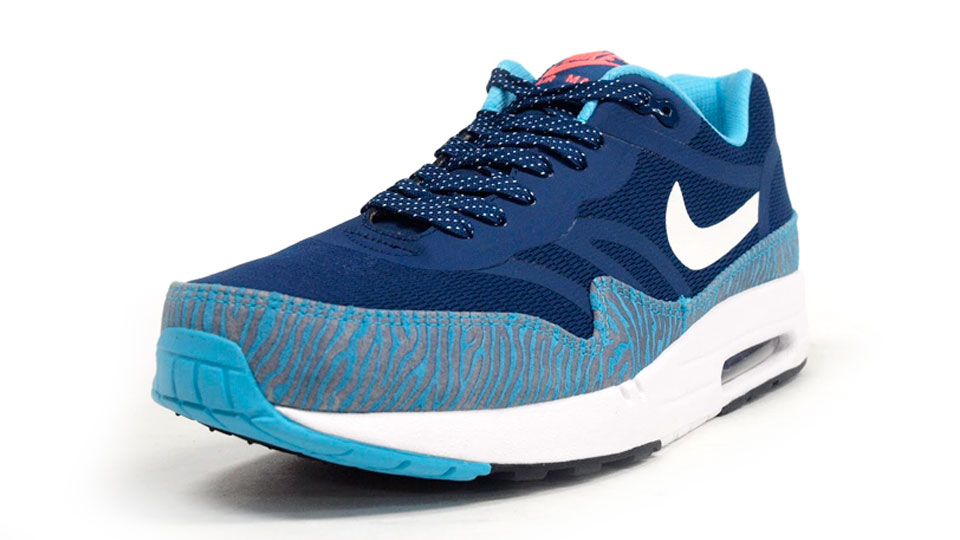 Air max clearance 1 zebra blue