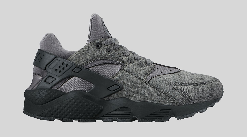 nike huarache tech fleece