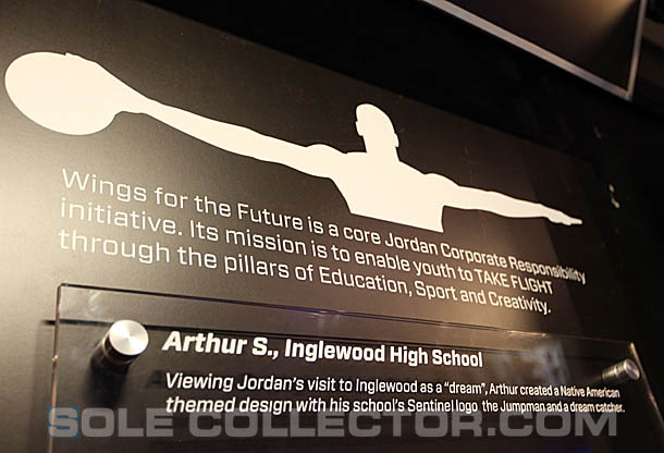 Dave White Air Jordan I Retro DW & WINGS for the Future Student Tee Display