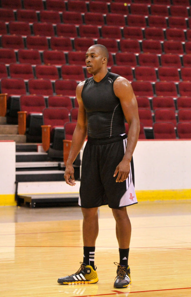 Dwight Howard Works Out With Hakeem Olajuwon In adidas D Howard 4