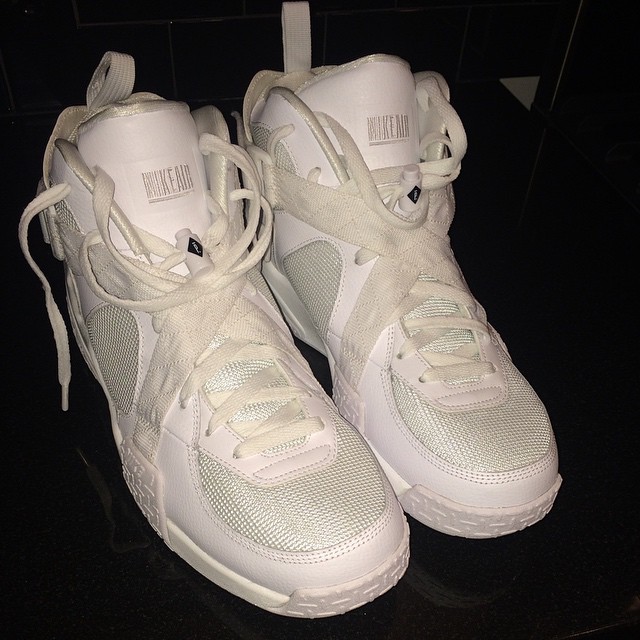 Wilson Chandler Picks Up Pigalle x Nike Air Raid