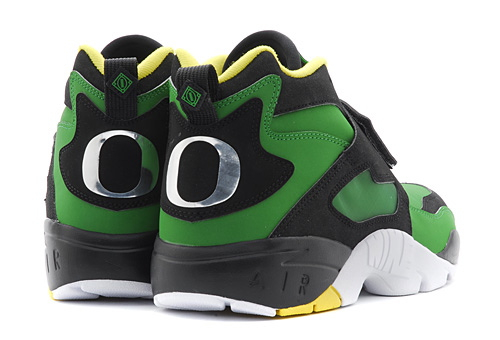 Nike Air Diamond Turf Oregon Ducks heel detail