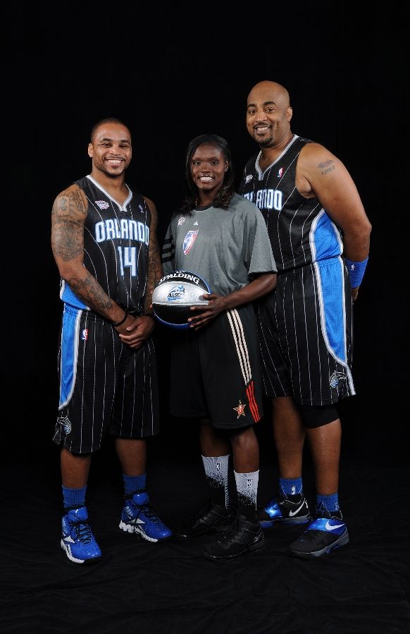 Jameer Nelson wearing Reebok Zig Pro Future; Dennis Scott wearing Nike Zoom KD IV