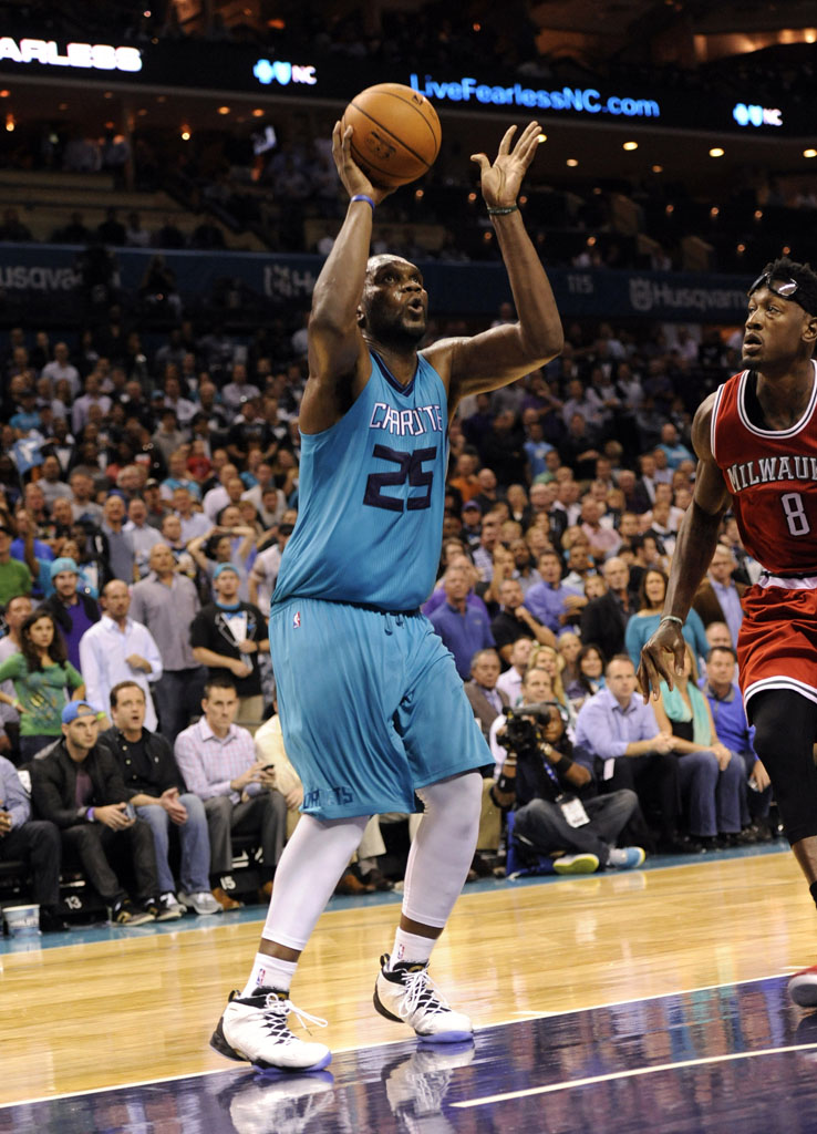 Al Jefferson wearing Jordan Melo M10 JBC PE