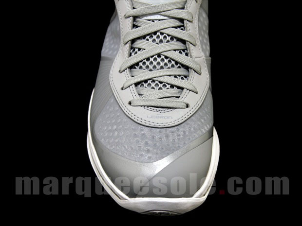 lebron shoes silver