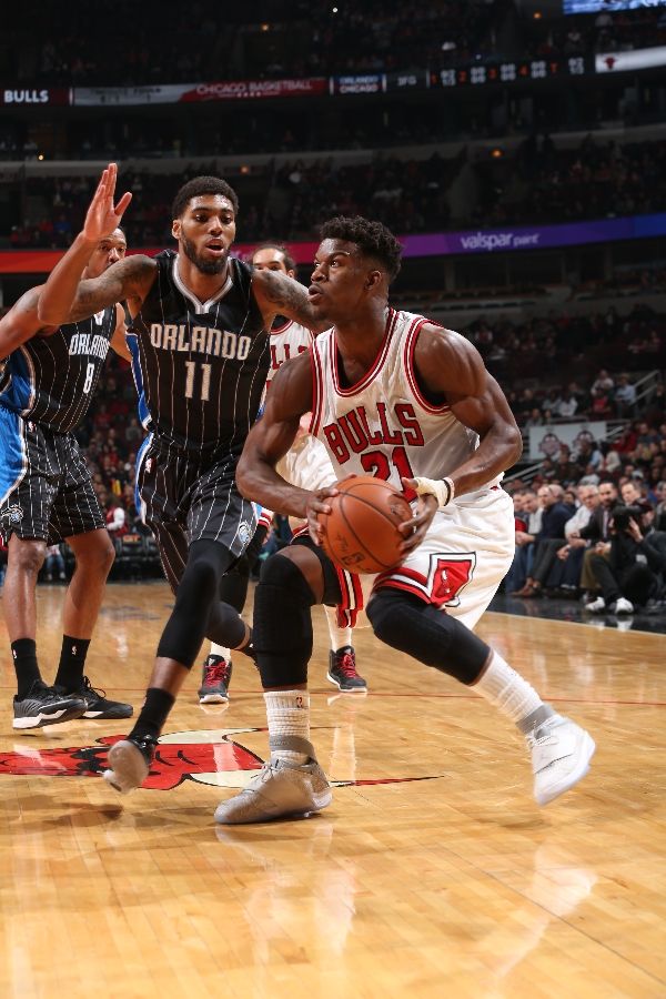 Jimmy Butler wearing Air Jordan XX 20 Laser (2)