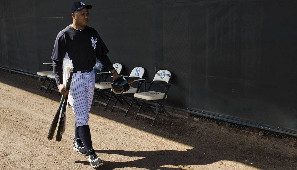 Andruw Jones wearing Air Jordan IV 4 PE Cleats Spring Training (4)