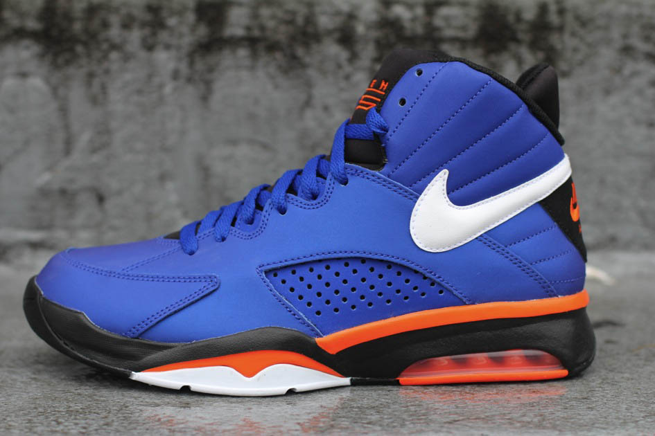 knicks nike shoes