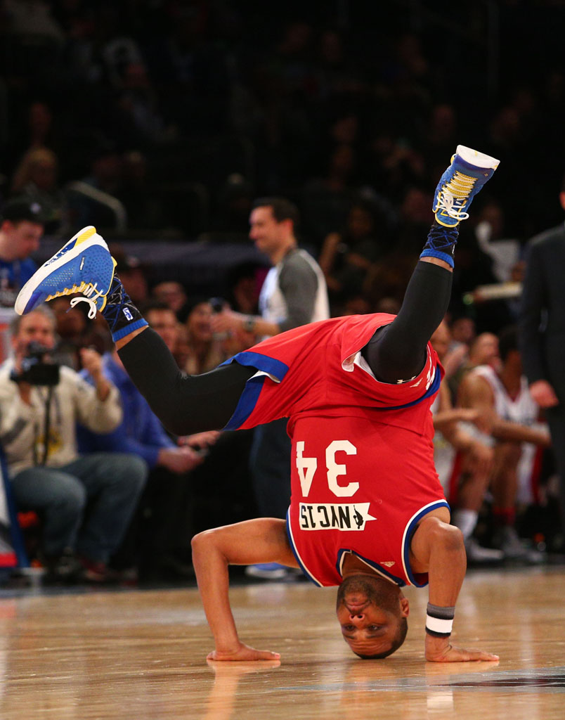 Anthony Anderson wearing the Under Armour Curry One