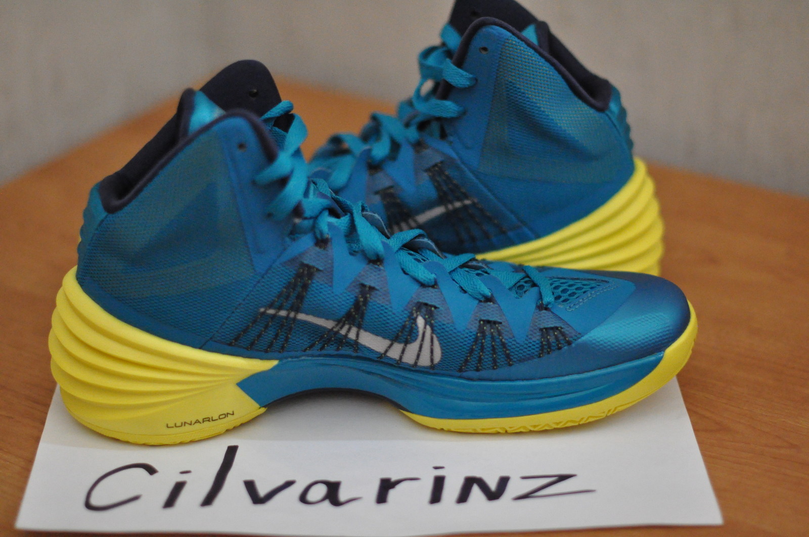 nike lunarlon hyperdunk