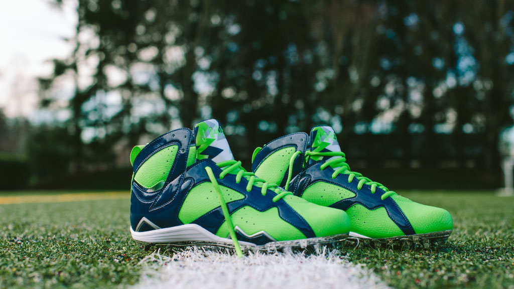 Earl Thomas wearing Air Jordan VII 7 PE Cleats in Super Bowl XLIX (1)